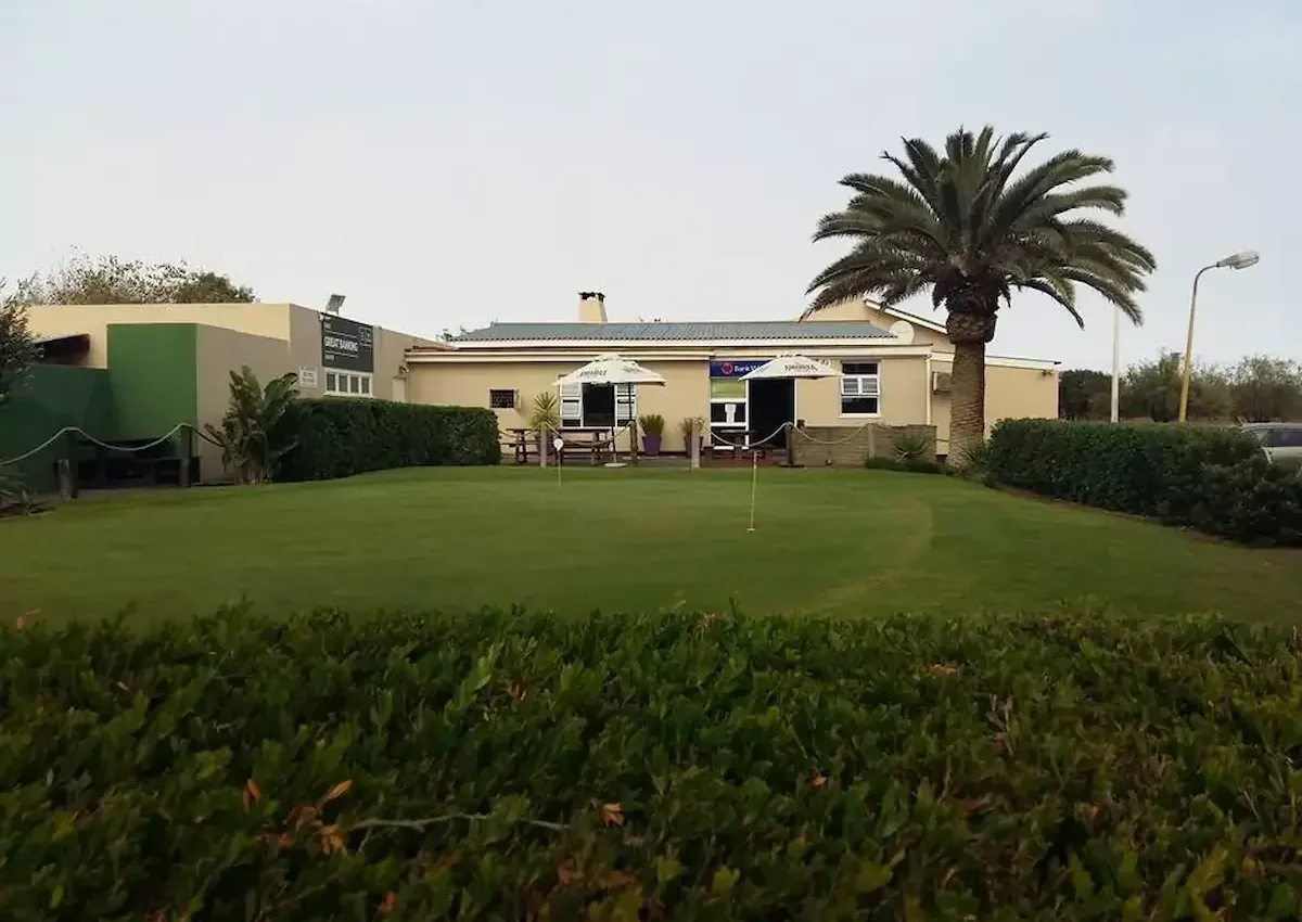 Walvis-Bay-Golf-Course-Namibia (1)